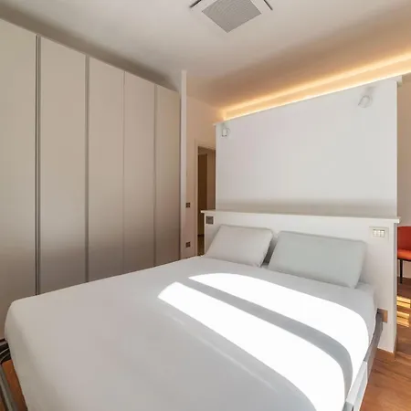 Apartment Joivy Cavour Luxury Rome