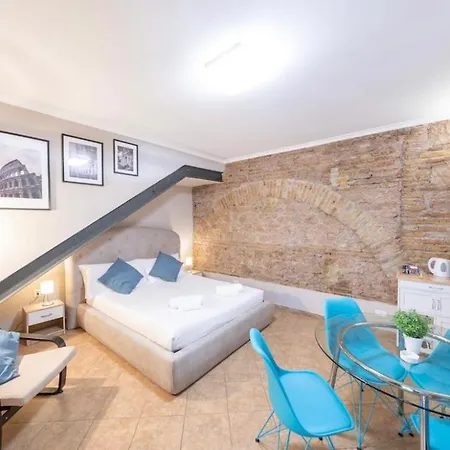 - 1 Floor Appartamento Roma