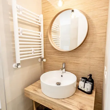 Re Di Ela Apartament *