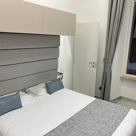 Maison Tritone 4* Řím