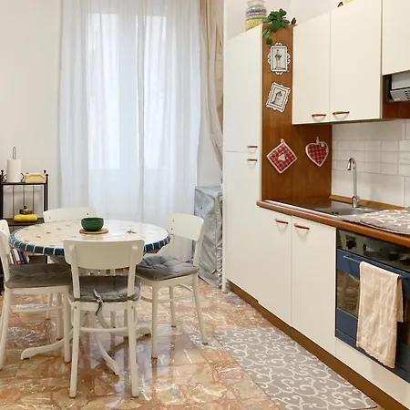 Garbatella House * Rome