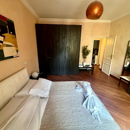 Domus Centro Apartment *