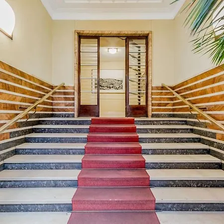 Vatican Chic House *