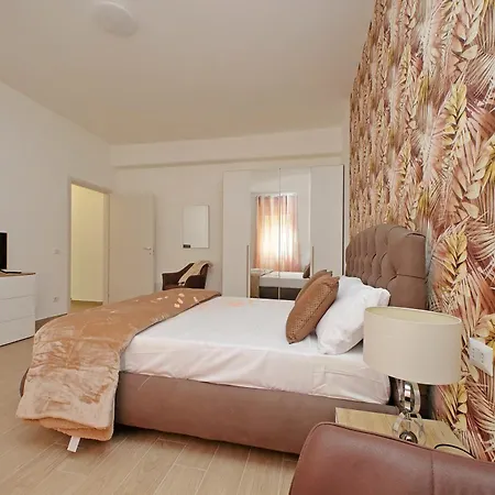 White Wood House Apartment *