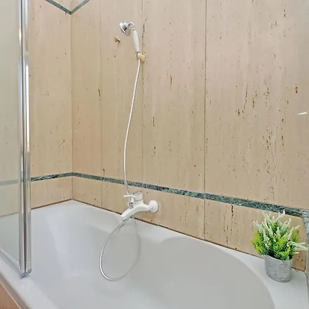 4bnb - Spacious Gracchi Apartment *