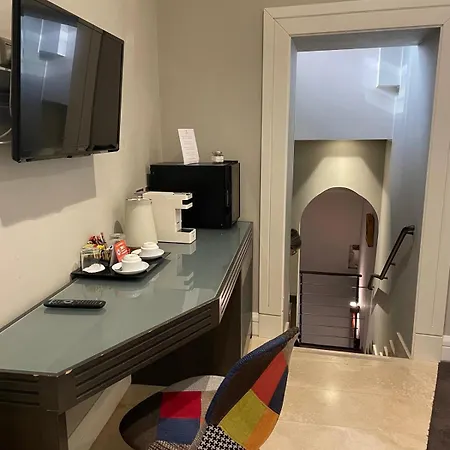 Accademia Hotel