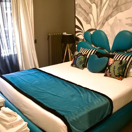 Xcross Guest house *