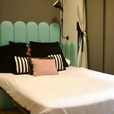 Guest house Xcross *