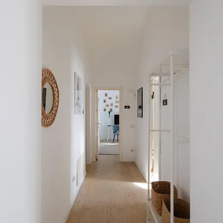 2 Bedrooms Flat Near The Colosseum Apartment