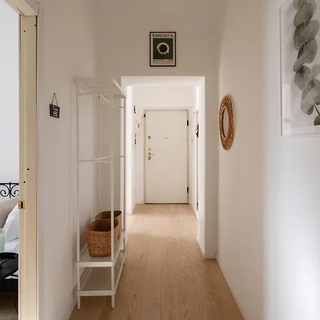 Apartment 2 Bedrooms Flat Near The Colosseum