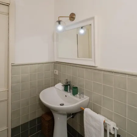 2 Bedrooms Flat Near The Colosseum Rome