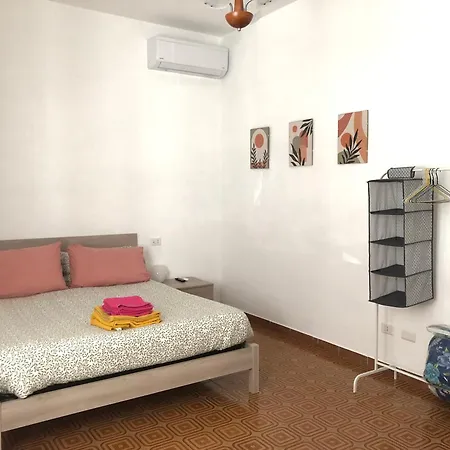 Lol Apartment