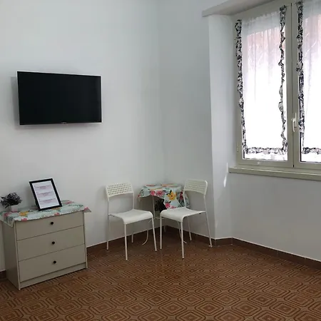 Apartment Lol *