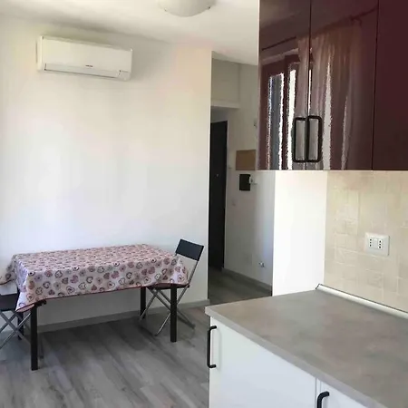Grazioso Attico Alpigneto * Rome