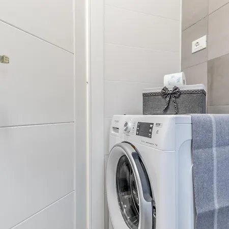 White Living R-home Apartment Rome
