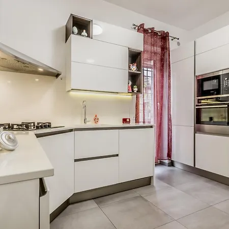 White Living R-home