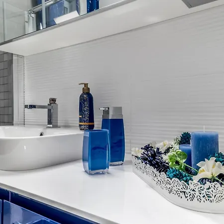 White Living R-home Apartment