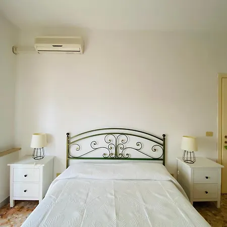 Interno 22 * Rome