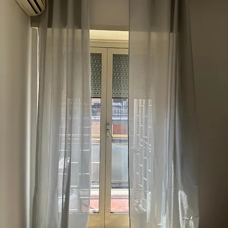 Hostel Lisa House *