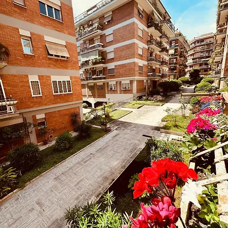 Casa Gaja, La Casa Vicino Pamphili * Rome
