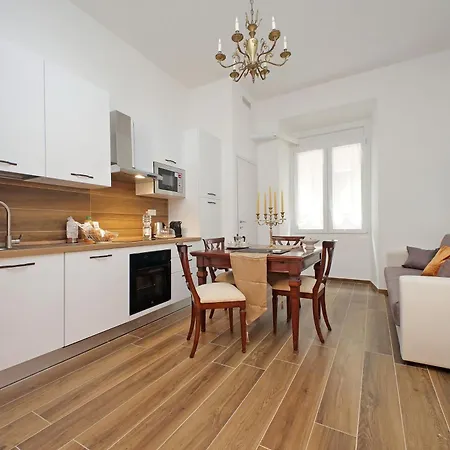Romance Al Colosseo 3 Apartment *
