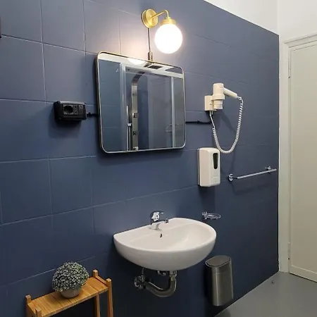 Bed & Breakfast And Comfort *