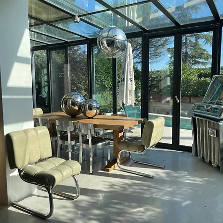 Modern Luxury Pool House
