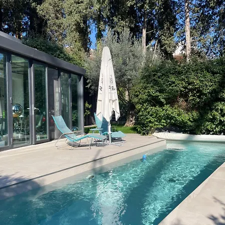 Modern Luxury Pool House