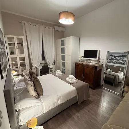 Sweet Anna Apartment Rom