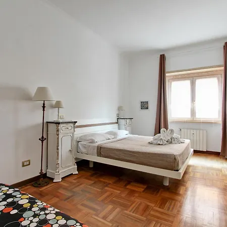 Elle House * Roma