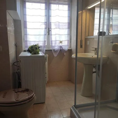 Apartment La Casa Di Marina Vicino Al Gemelli E Metro A