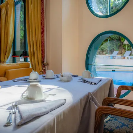 Hotel Aldrovandi 4*