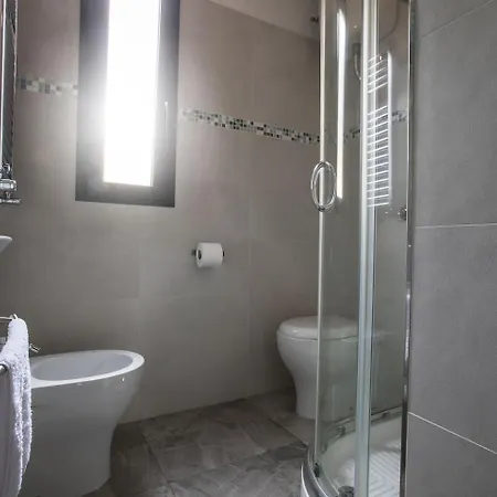 Crispi Deluxe 2 Bedroom Apartment Rome