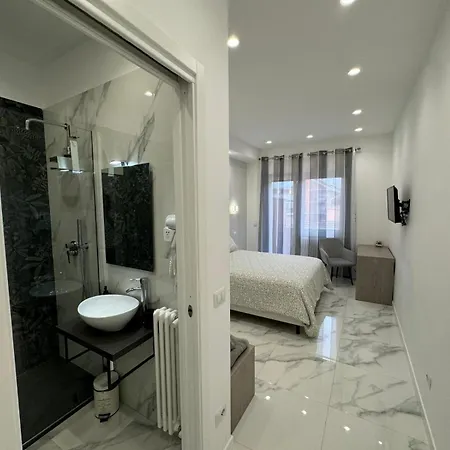 Alba White Roma
