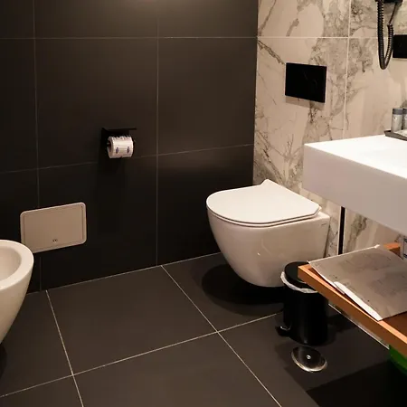 No Man's Land Guest house Rome