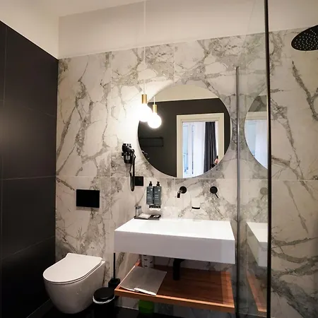 No Man's Land Guest house Rome