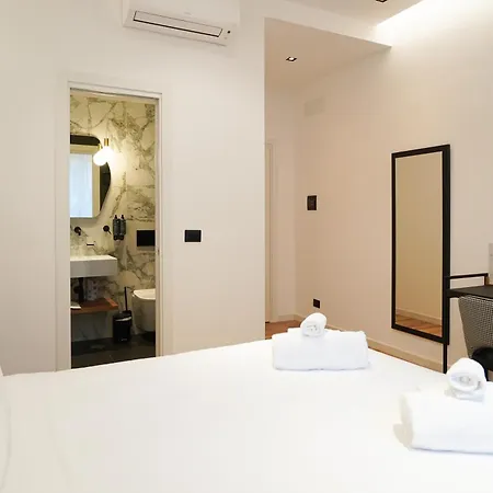 No Man's Land Guest house *
