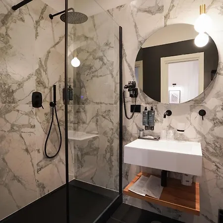 No Man's Land Guest house Rome