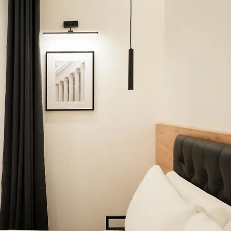 No Man's Land Guest house Rome