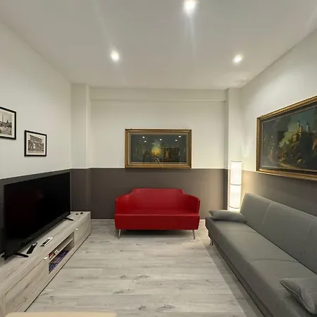 Laura's House In Alberone Rome