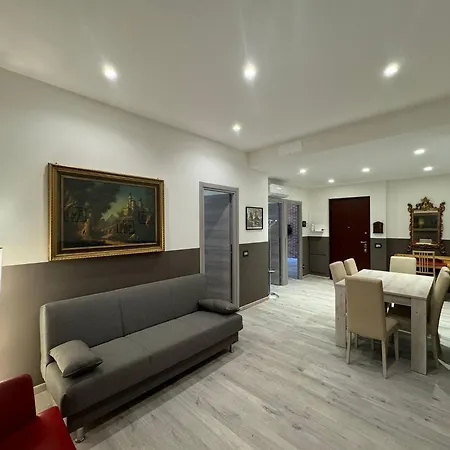 Laura's House In Alberone Apartment *