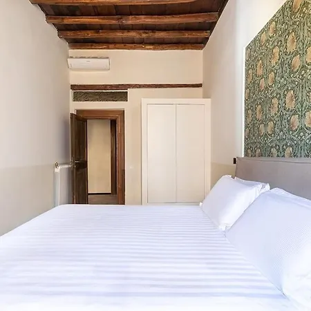 Apartment Romac Baullari Ii 4bdr Near Campo De Fiori Rome