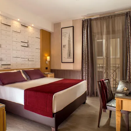 Royal Court Hotel 4*