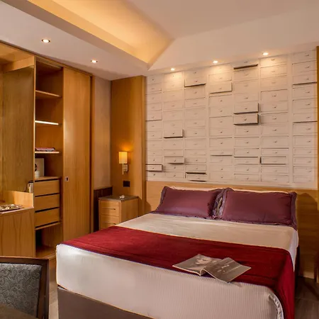 Royal Court 4* Rom