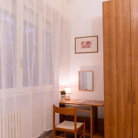 Home Stay Roma Bed & Breakfast *