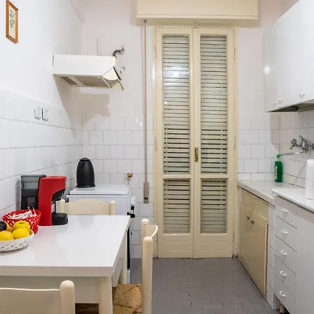 Home Stay Roma Bed & Breakfast *