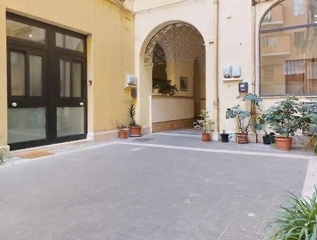 Monti Piano Terra Particolare Rome