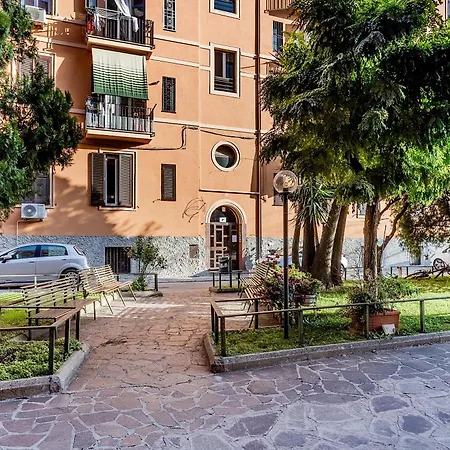 La Casa Viola Apartment *