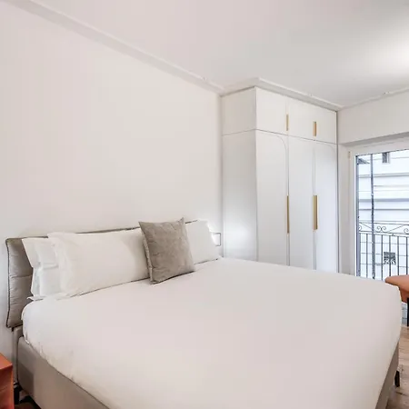 Silent 2 Bdrm Heart Of Trastevere Apartment