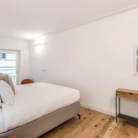 Silent 2 Bdrm Heart Of Trastevere Apartment